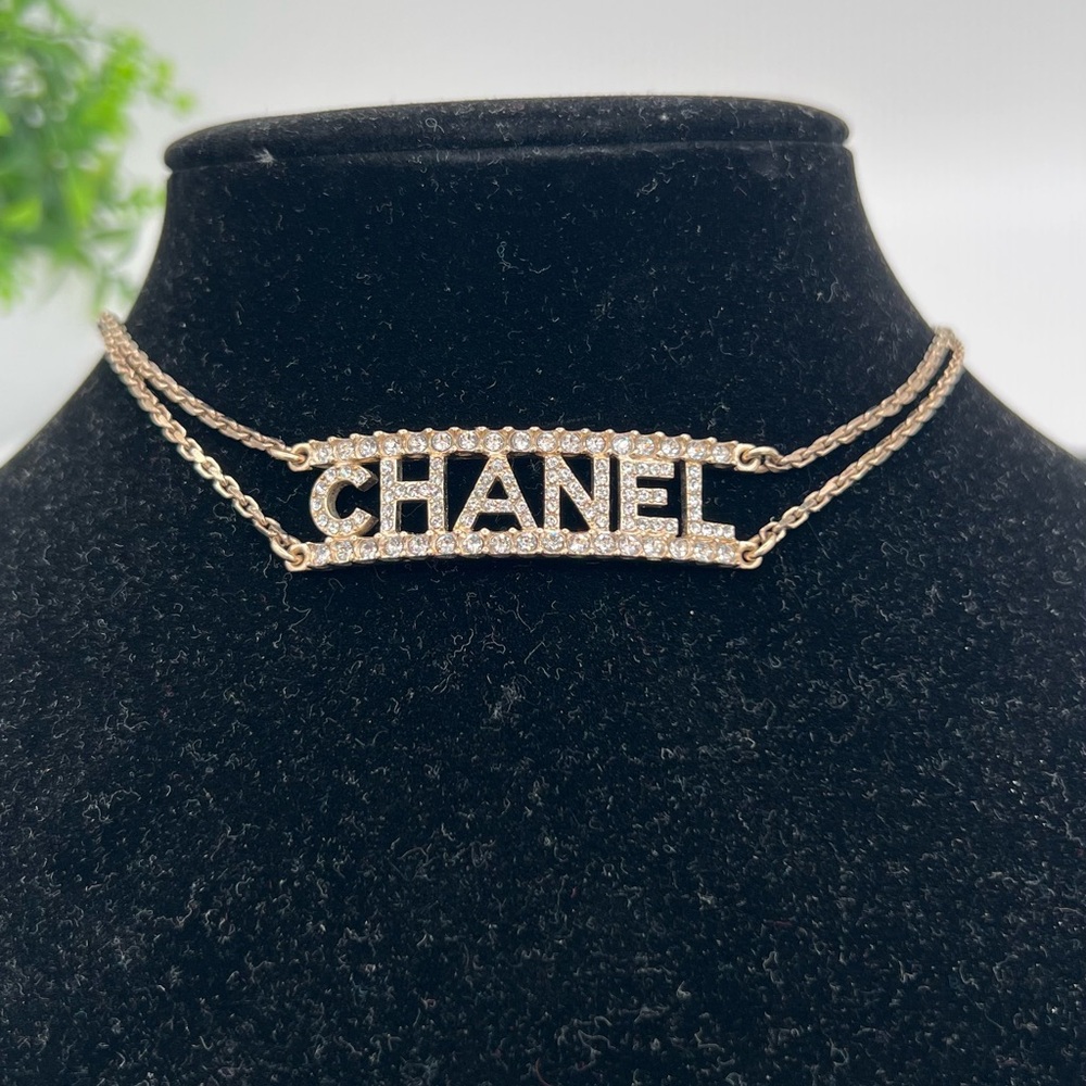 Chanel 24k Gold plated Necklace with Crystal Accents❤️😍